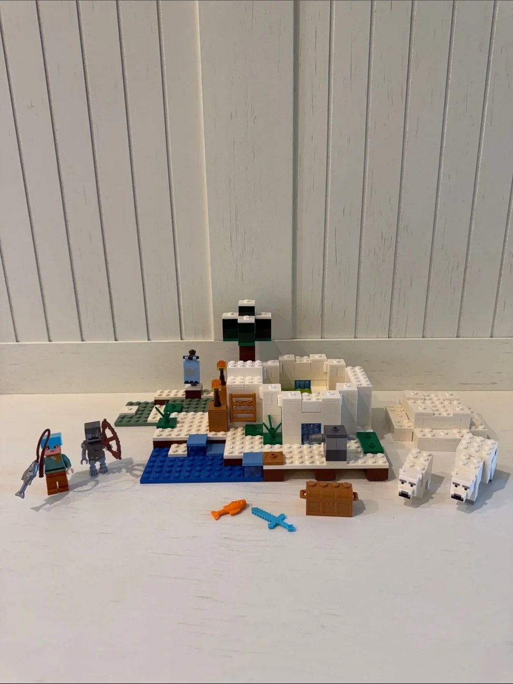 LEGO Minecraft The Polar Igloo Set #21142 RETIRED